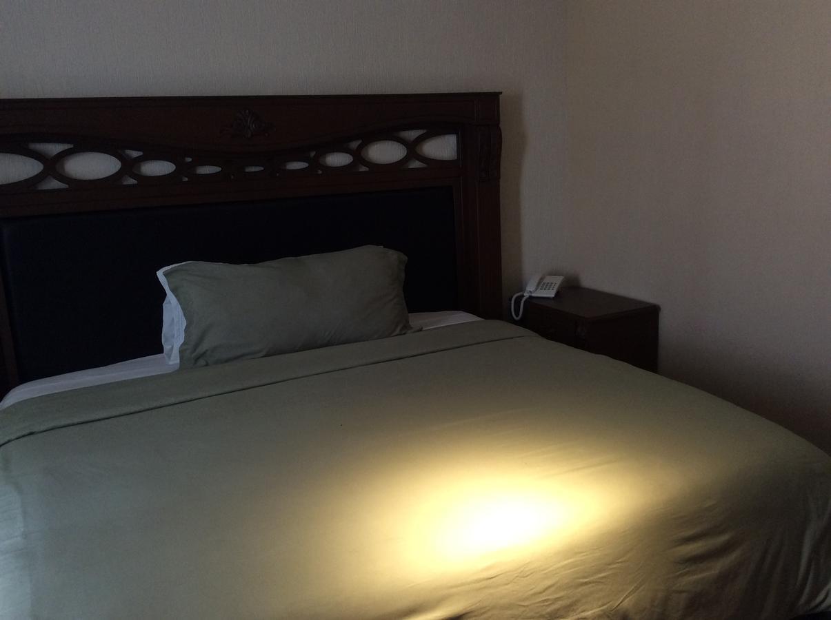 Hotel Candiles Valle de Santiago ภายนอก รูปภาพ