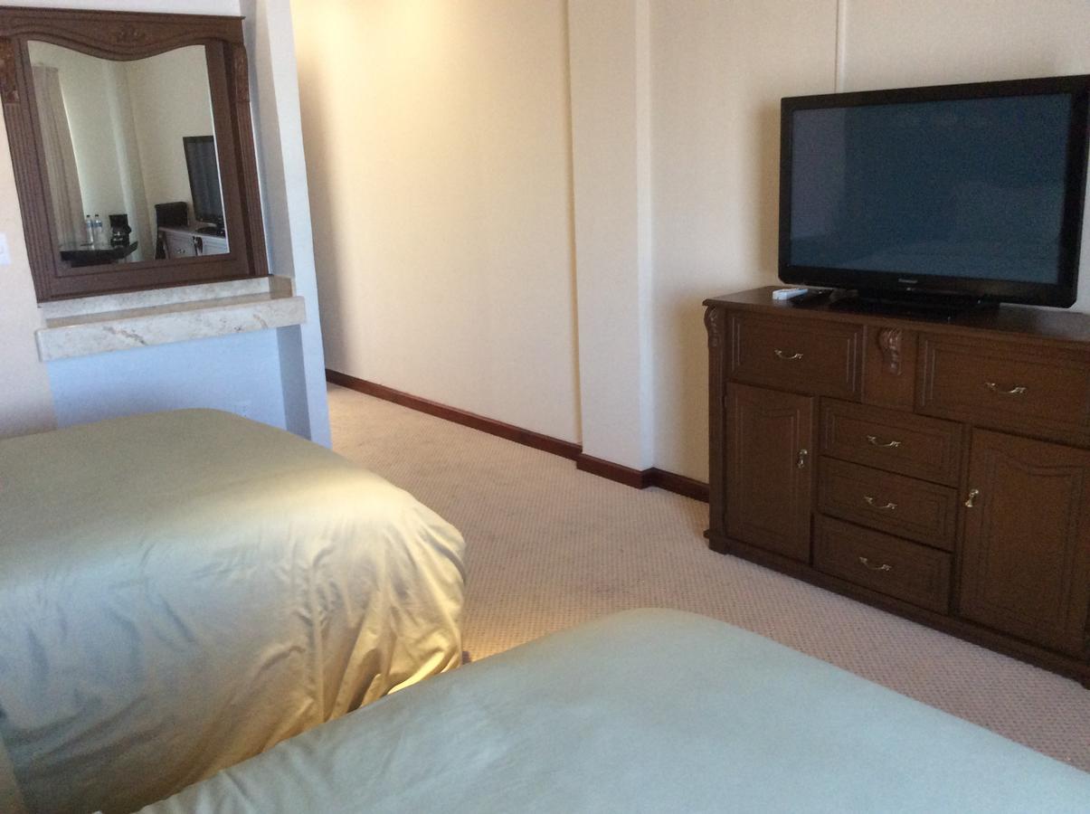 Hotel Candiles Valle de Santiago ภายนอก รูปภาพ