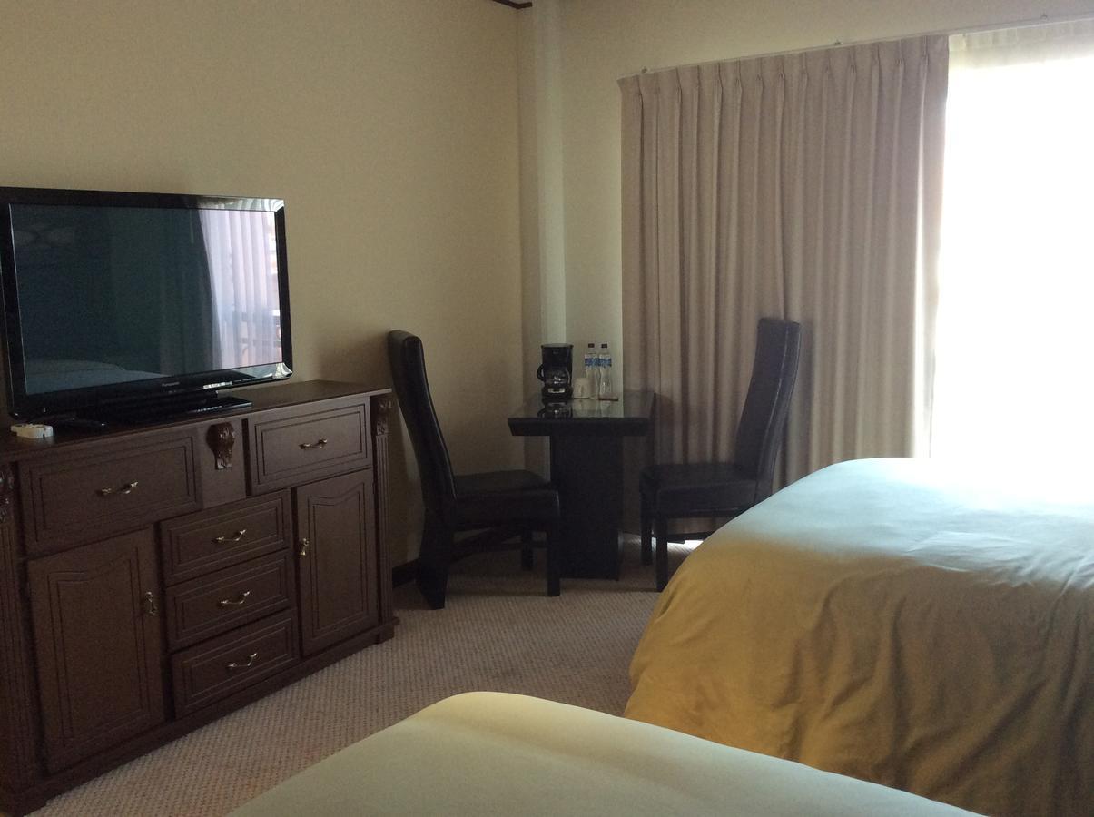 Hotel Candiles Valle de Santiago ภายนอก รูปภาพ