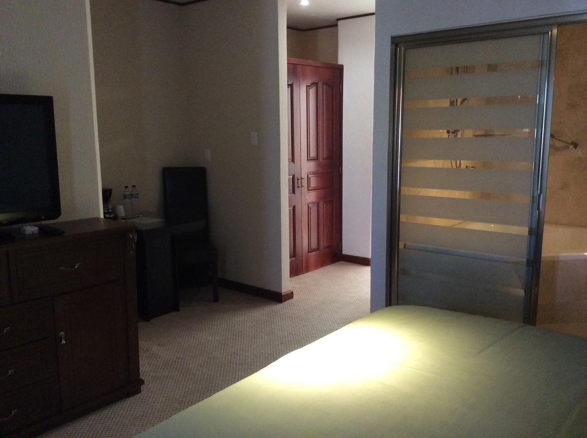 Hotel Candiles Valle de Santiago ภายนอก รูปภาพ