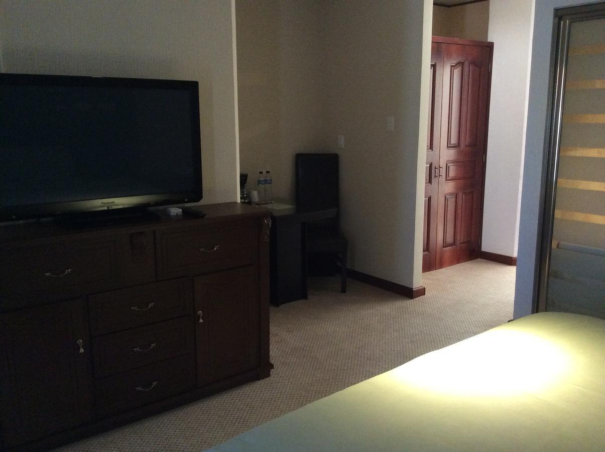 Hotel Candiles Valle de Santiago ภายนอก รูปภาพ