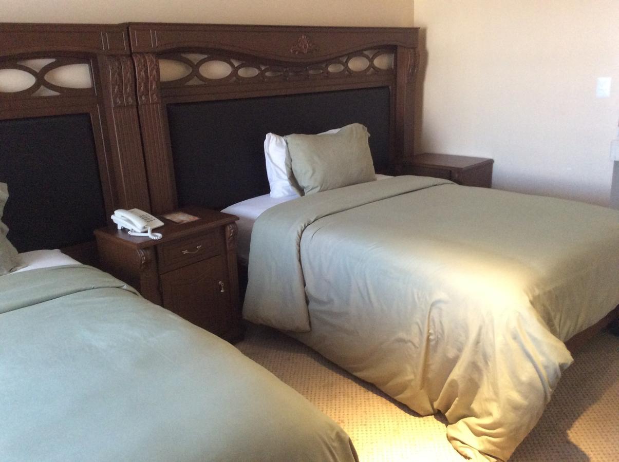 Hotel Candiles Valle de Santiago ภายนอก รูปภาพ