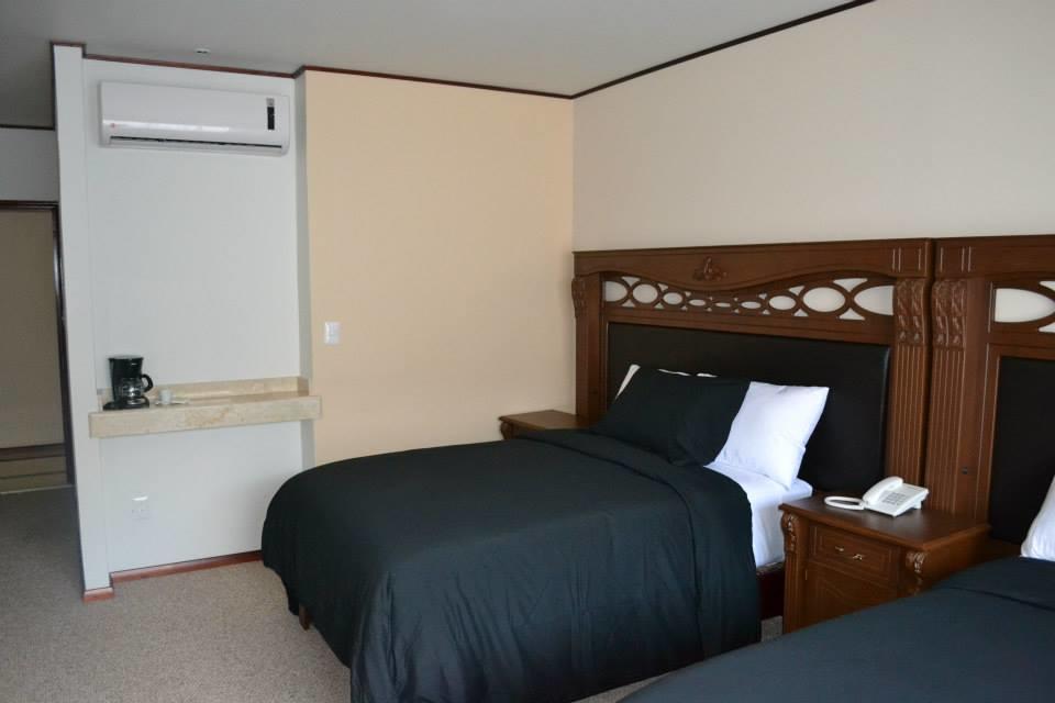 Hotel Candiles Valle de Santiago ภายนอก รูปภาพ